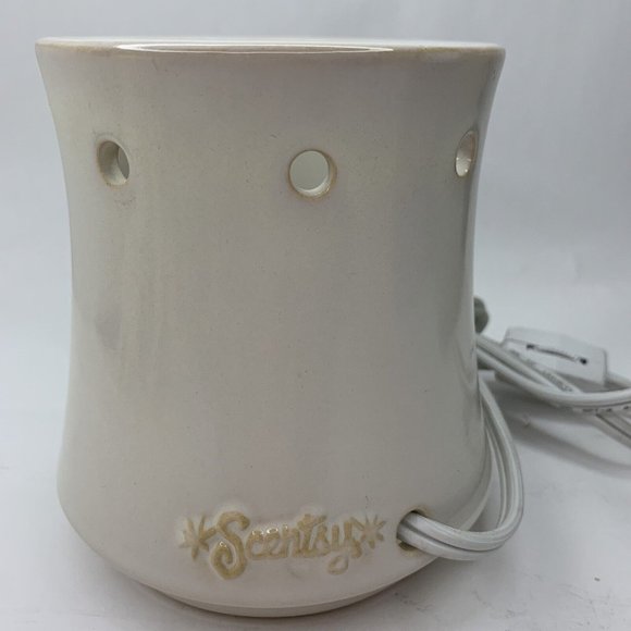 Scentsy BRIDE Full Size Wax Warmer Raised Roses Flowers Ivory Retired BASE ONLY - Picture 3 of 9